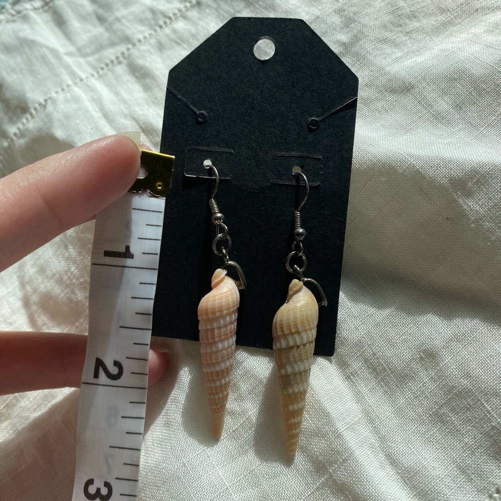 Shell Dangle Earrings - Picture 3 of 4